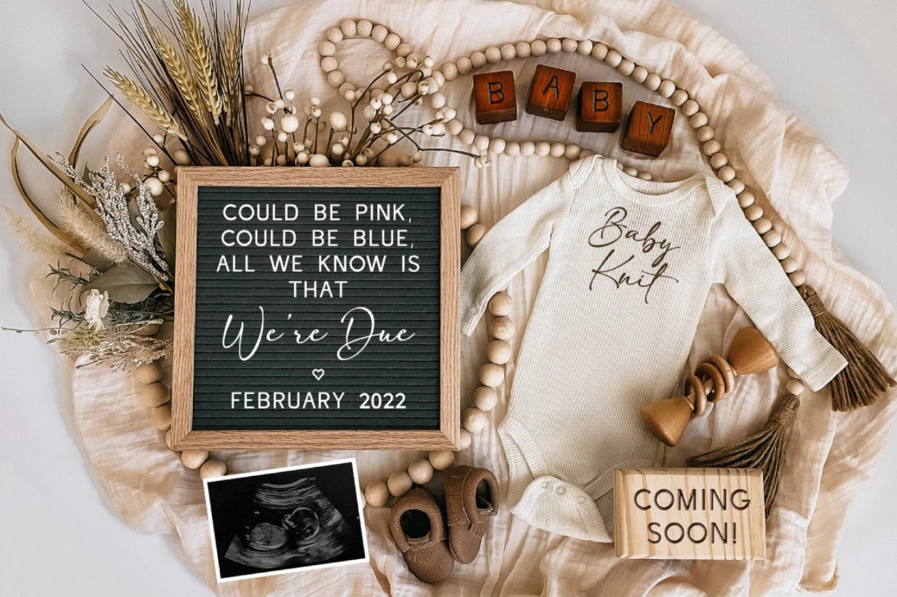 Winter Pregnancy Announcement Ideas – Happiest Baby