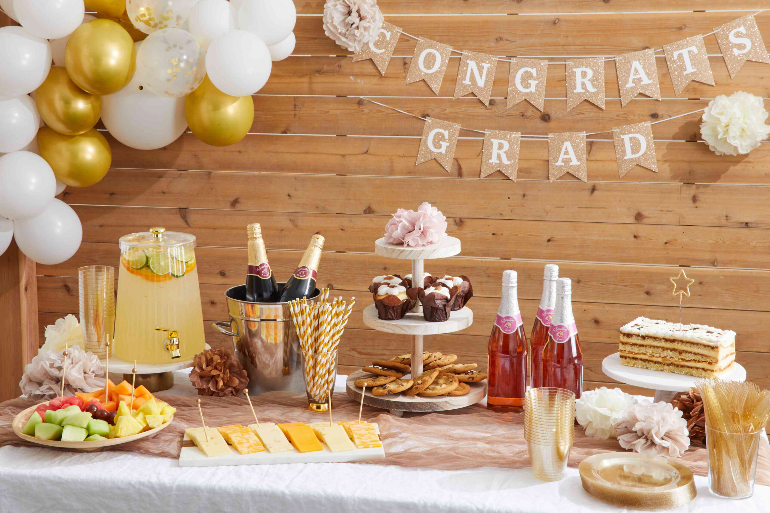 How to Plan the Perfect Graduation Party in  Easy Steps