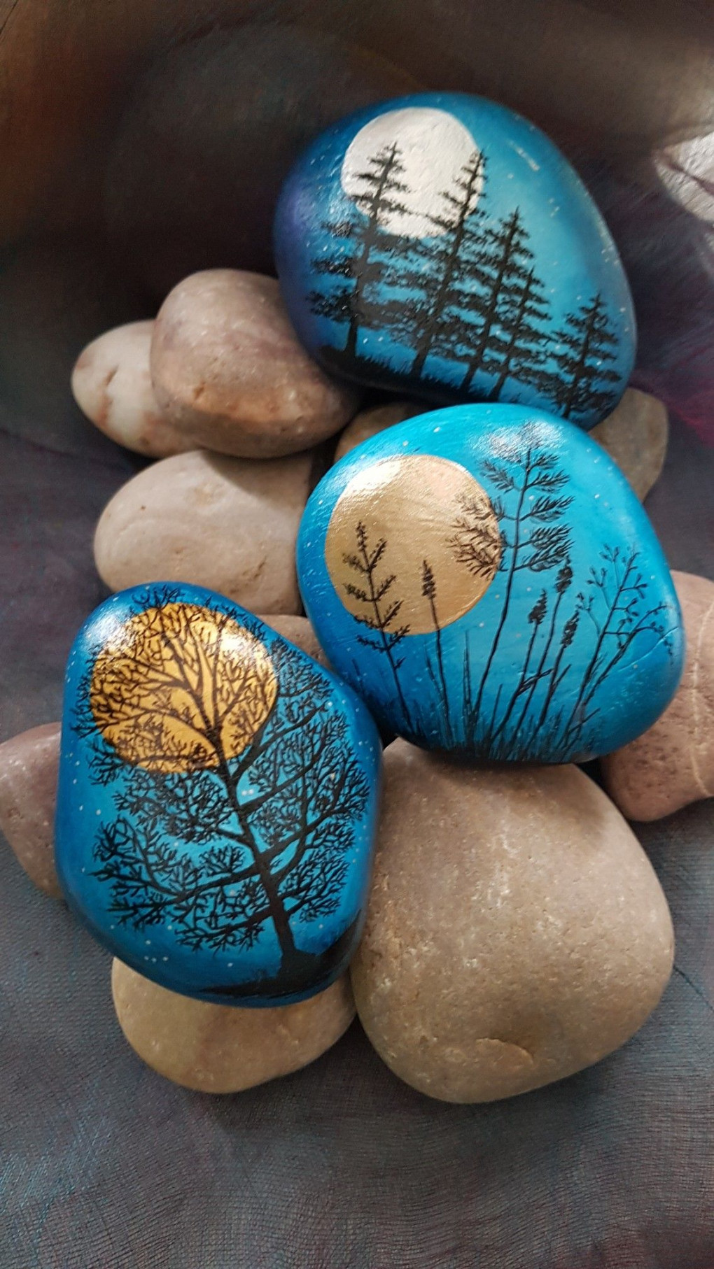 Painted pebbles, Trees and grasses  Stone painting, Painted rocks